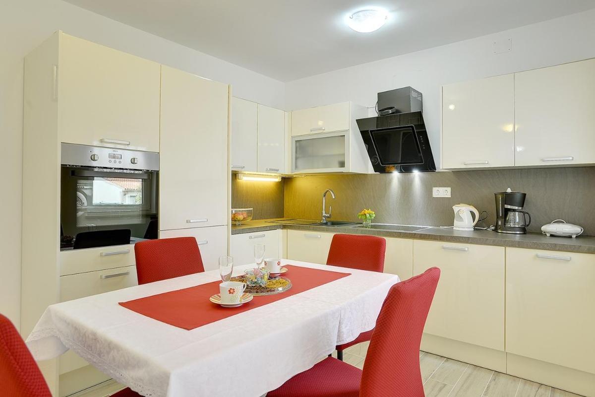 Apartments Elviana Pula Extérieur photo